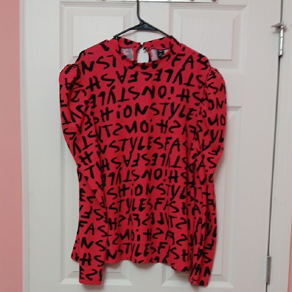 ❗️❗️❗️ 3 FOR 30 BUNDLE ❗️❗️❗️SHEIN Pink and Black Patterned Top